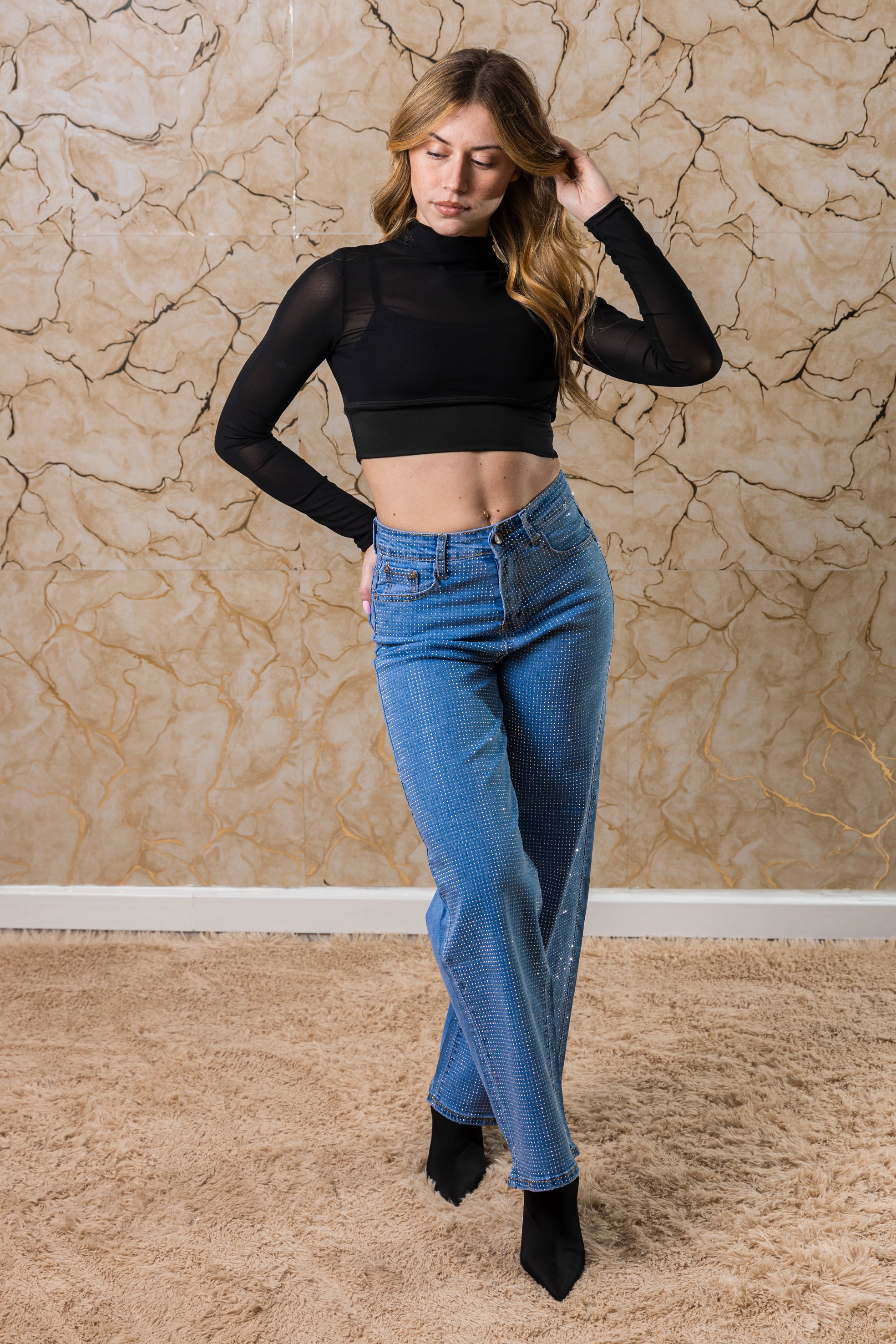 MAGLIA NERA IN TULLE